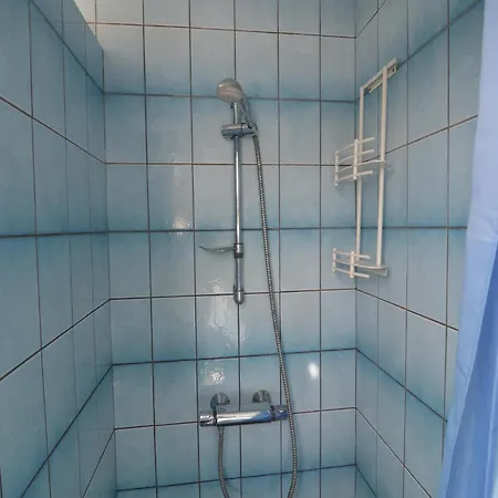 Modern With Hot Tub *